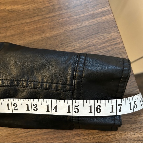 Guess hoodie  girl faux leather jacket 10-12 - Picture 8 of 9